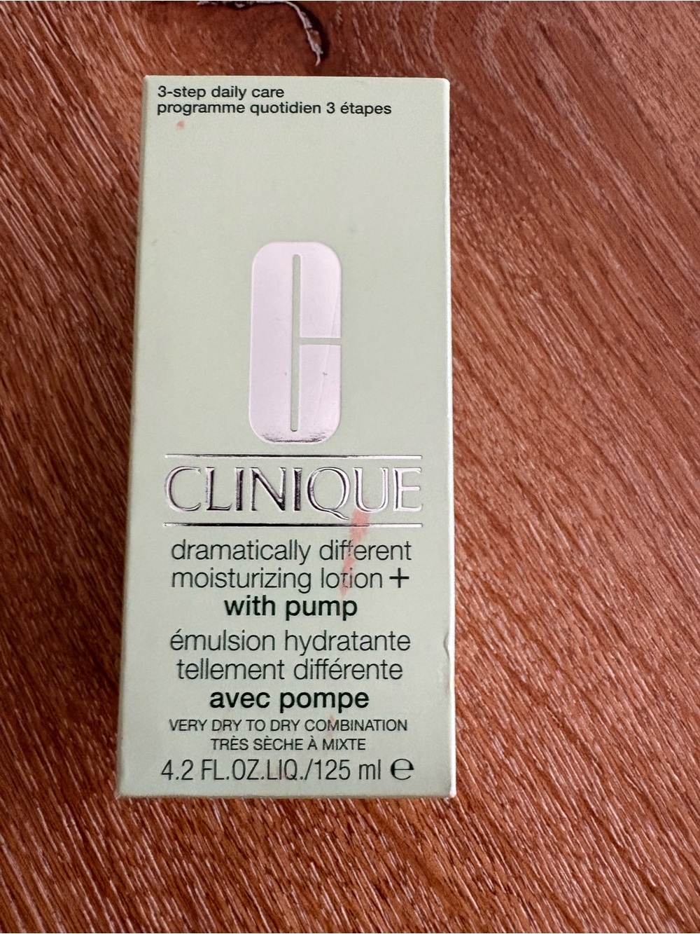 Clinique Dramatically Different Moisturizing Lotion+ Light Green Pump